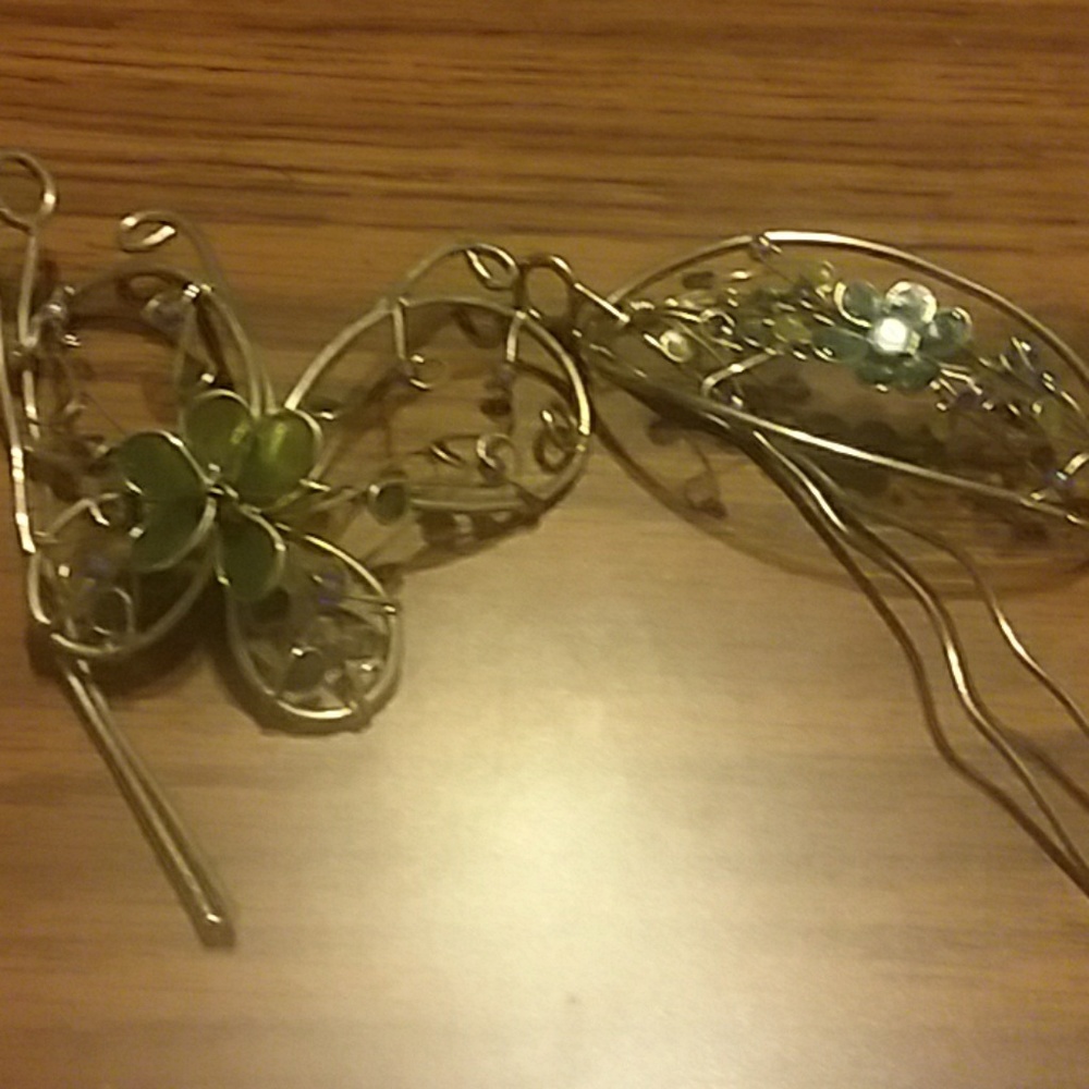 Vintage hair clips